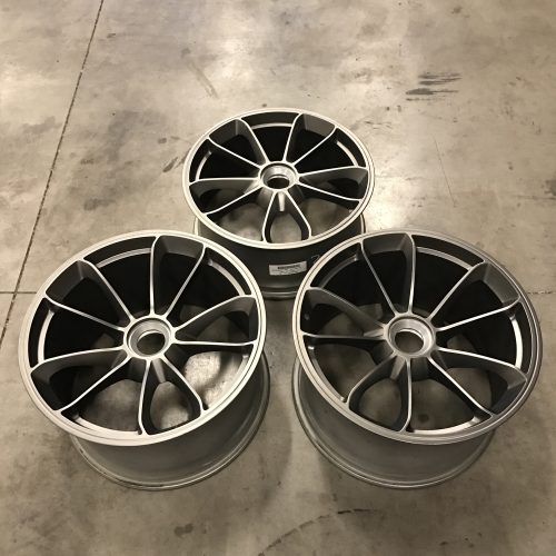 OEM Porsche GT3 RS Center Lock Wheels 911 991 - Image 2