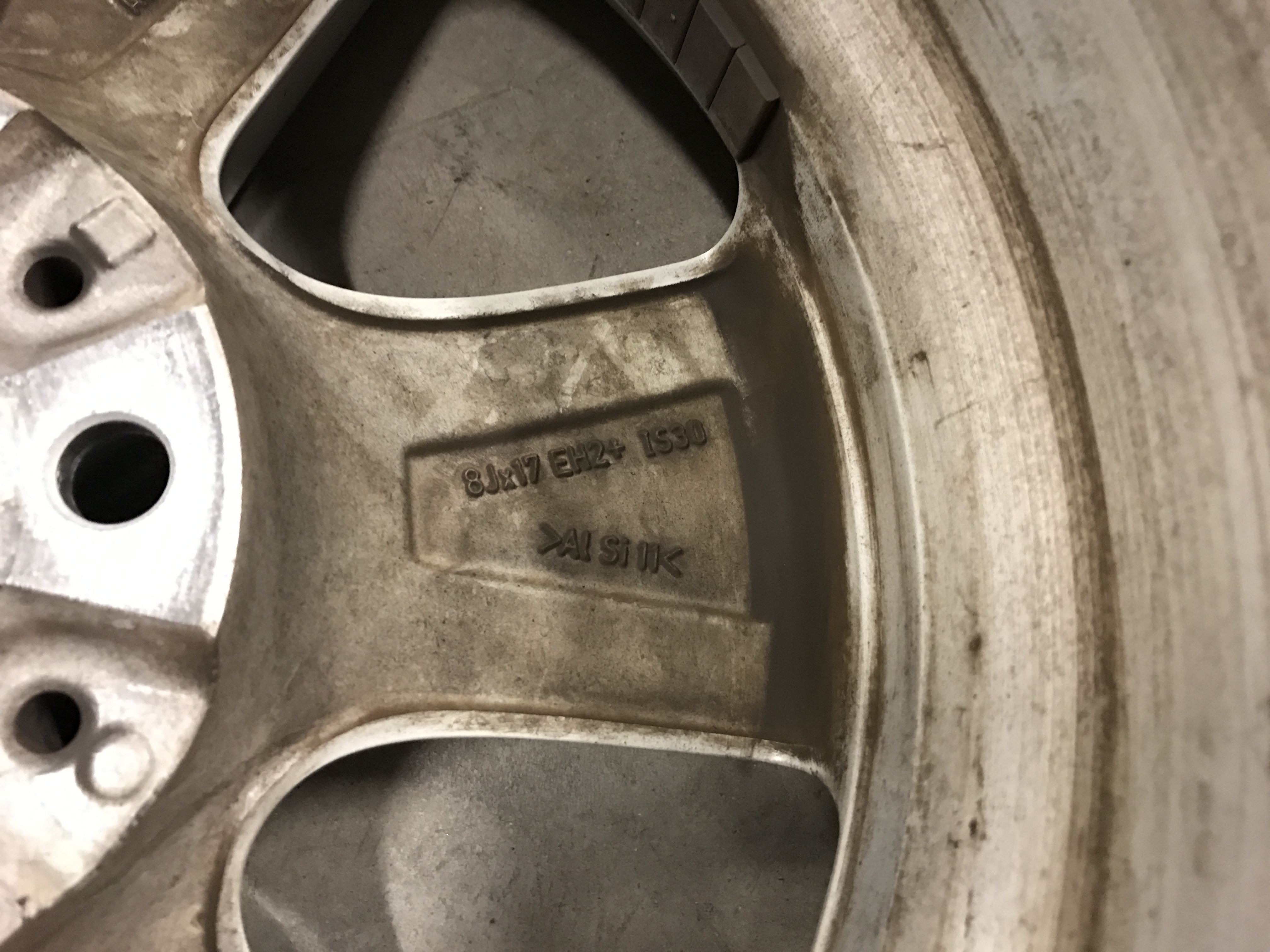 2011 BMW 528i Sedan Wheels and Tires - Image 12