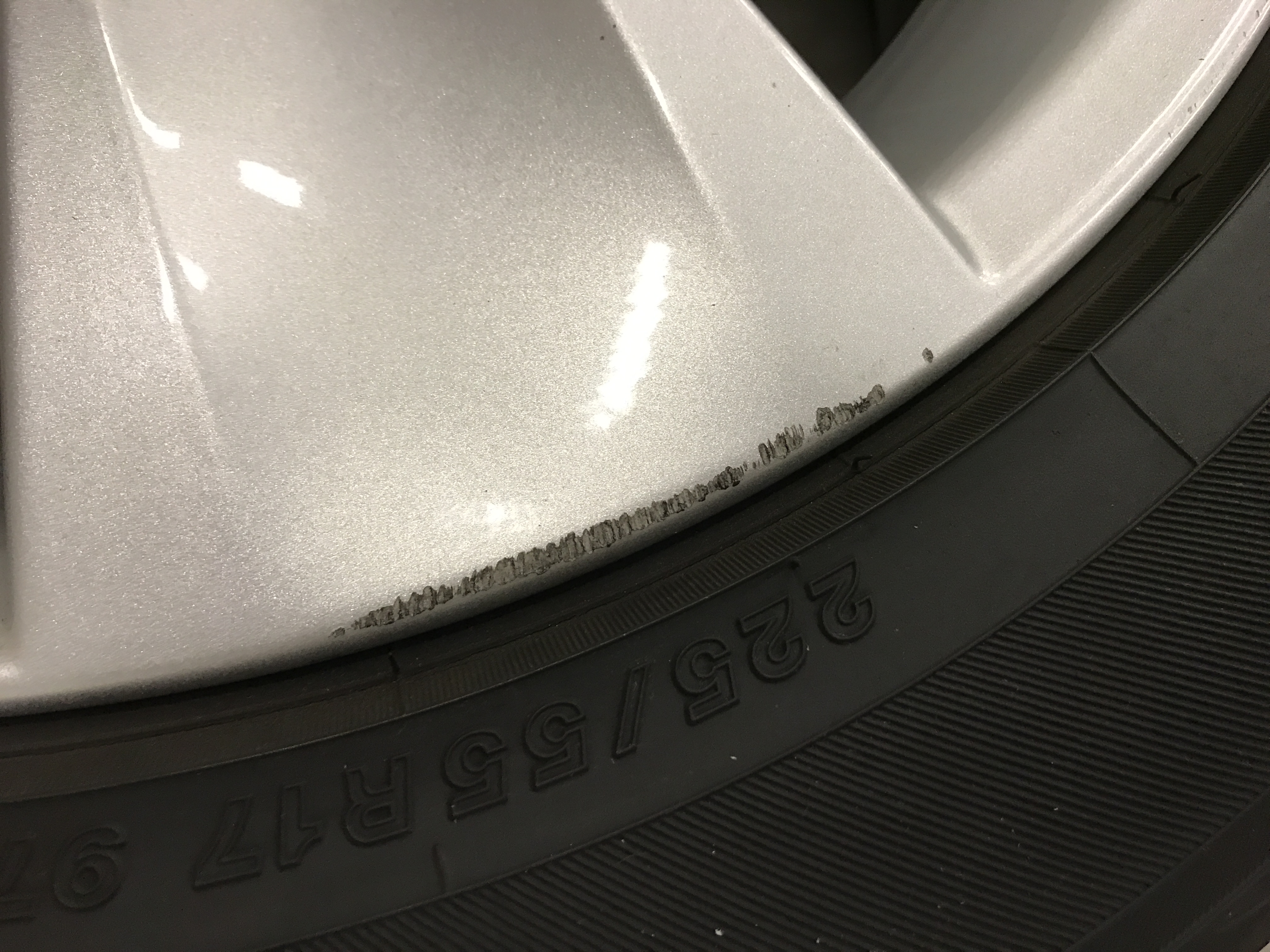 2011 BMW 528i Sedan Wheels and Tires - Image 8