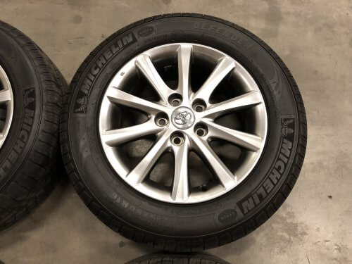 Toyota Camry Hybrid Wheels and Tires - Image 4