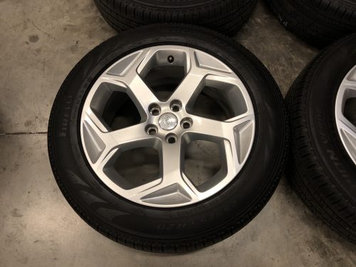 2018 Range Rover Sport OEM Wheels and Pirelli Tires - Image 2