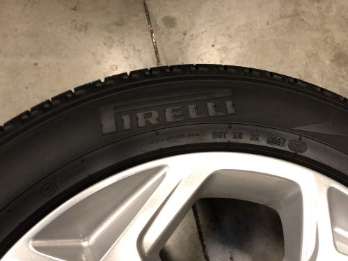 2018 Range Rover Sport OEM Wheels and Pirelli Tires - Image 7