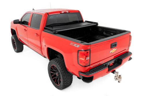 Soft Tri-Fold Bed Cover | 5'9" Bed | Chevy/GMC 1500 (14-18 & Classic) - Image 4