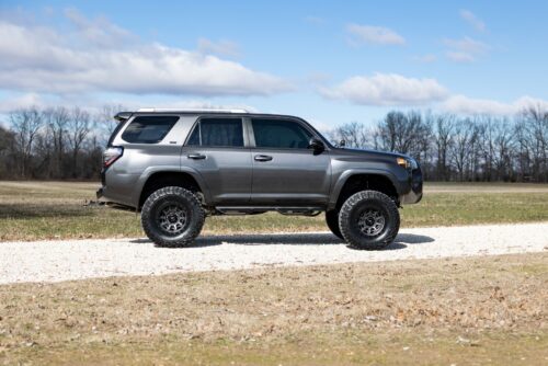 Rough Country 85 Series Wheel | Simulated Beadlock | Gunmetal Gray/Black | 17x9 | 6x5.5 | -12mm - Image 5