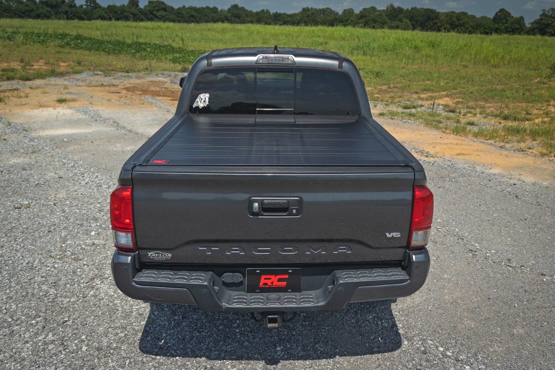 Hard Roll Up Bed Cover | 5' Bed | Toyota Tacoma 2WD/4WD (2016-2023) - Image 4