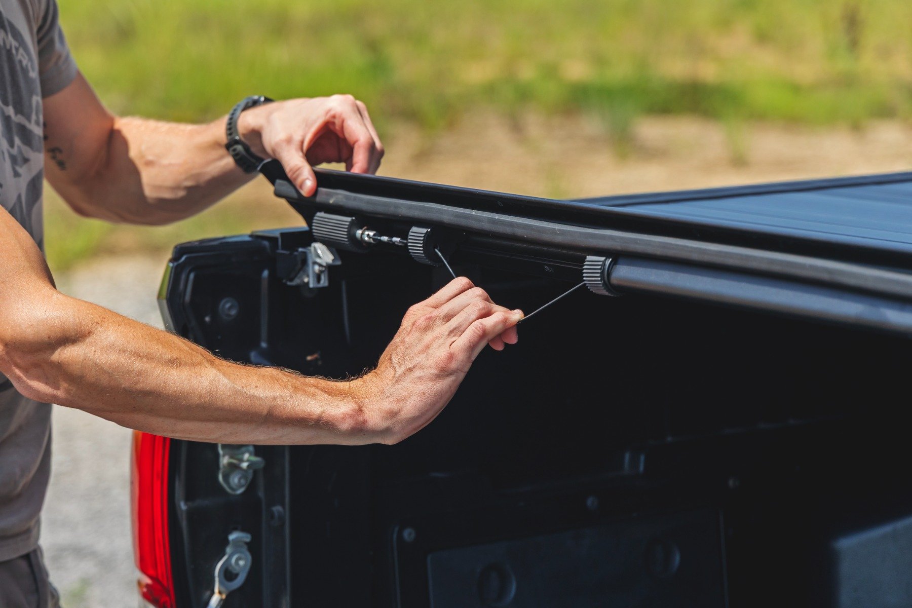 Hard Roll Up Bed Cover | 5' Bed | Toyota Tacoma 2WD/4WD (2016-2023) - Image 5