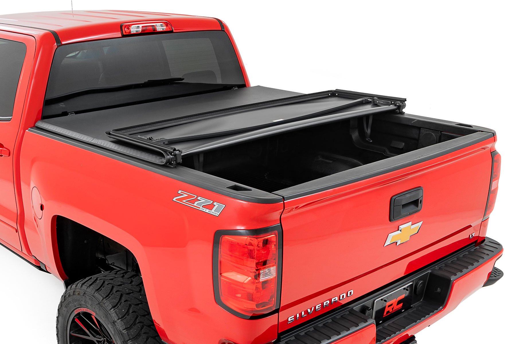 Soft Tri-Fold Bed Cover | 5'9" Bed | Chevy/GMC 1500 (14-18 & Classic) - Image 2